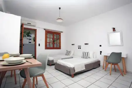 Iraklis Studios & Apartments - 81