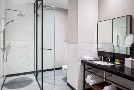 DoubleTree by Hilton Dubai M Square & Residences - 11