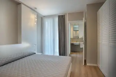 Embassy & Spa - 4