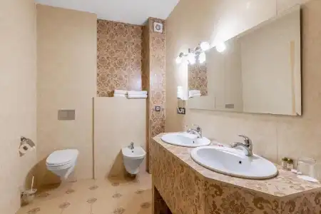 Ambassador Plaza - 9