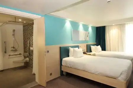 Hampton by Hilton London Excel - 3