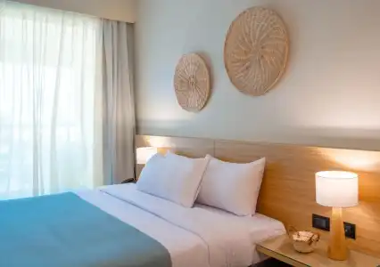 Redcon Suites - 302