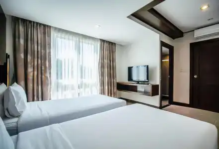 Ratana Chalong - 62