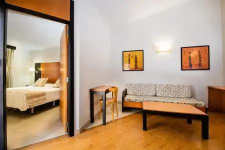 HL Miraflor Suites - 27