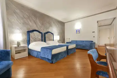 Rivoli Boutique - 7