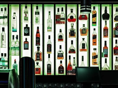 Grauer Bar - 11