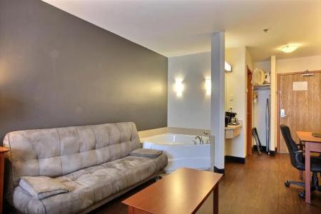 Super 8 by Wyndham Trois-Rivieres - 56