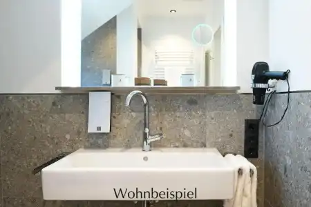 Bayerischer Hof - 125