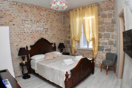 PIETRA ROSSA Luxury Rooms - 14