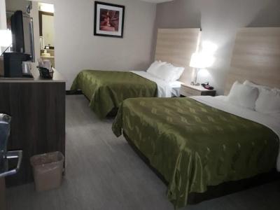 Quality Inn Airport East - 29