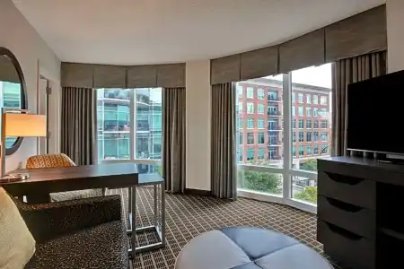 Hampton Inn & Suites Greenville-Downtown-RiverPlace - 112