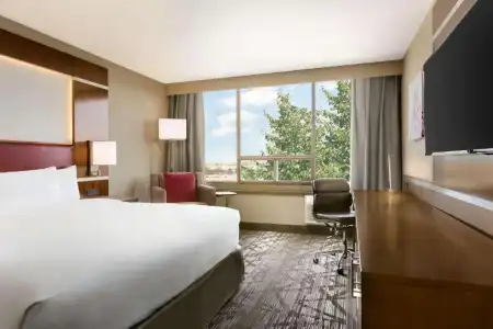DoubleTree by Hilton Toronto Airport - 43