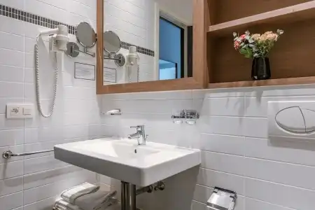 Astoria De Haan - 9