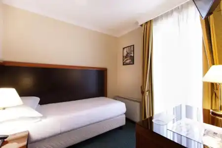 Garner Rome Aurelia by IHG - 29