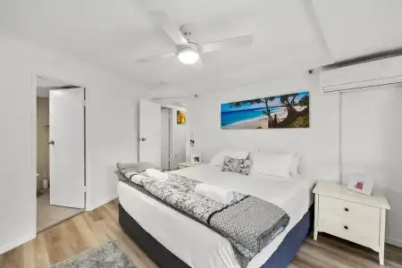 Gemini Court Holiday Apartments - 284
