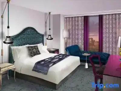 Grand Bohemian Charlotte, Autograph Collection - 72