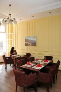 Le Petit Chateau - 12