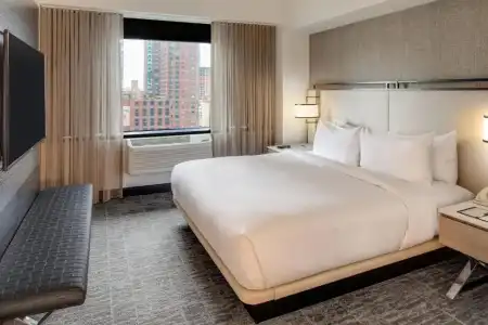 DoubleTree by Hilton & Suites Jersey City - 55