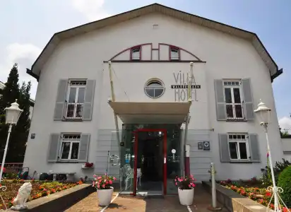 Villa Waldperlach by Blattl - 0