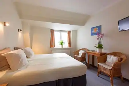 Gillis Eight Guest Rooms by Romy&Travis - 10