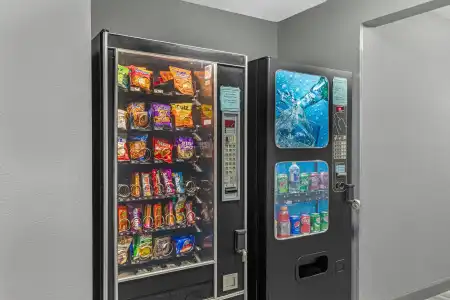 Quality Inn & Suites Plano East - Richardson - 11