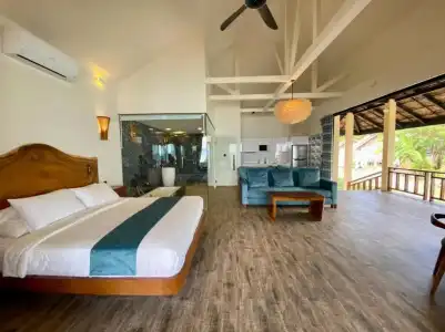 Absolute Beachfront Resort - 40
