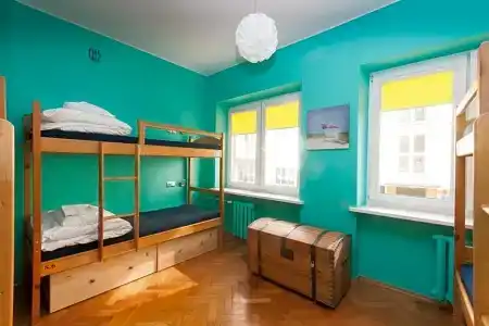 Hostel Helvetia - Private Rooms in City Center and Old Town - 25
