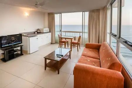 Chateau Beachside Resort - 4