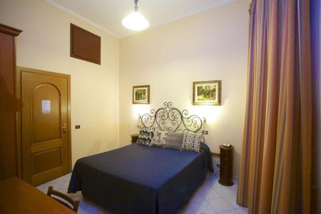 Nicolas Inn - 8