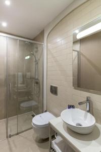 Upsuites - 16