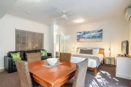 Byron Central Apartments - 95