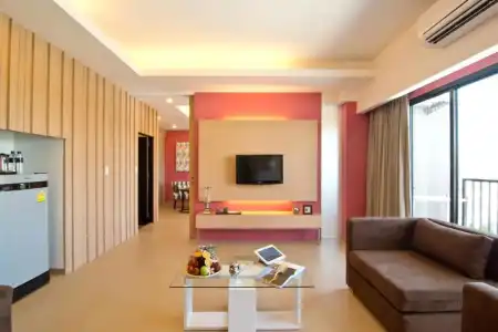 J Residence - 205