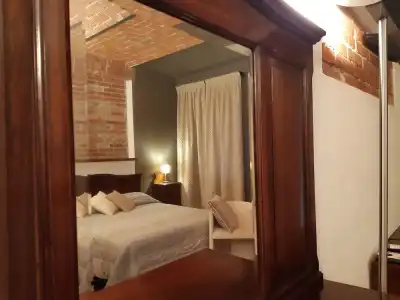 Red Wine Camere - 25