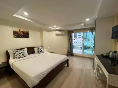 V Check Inn Sukhumvit 22 - 180