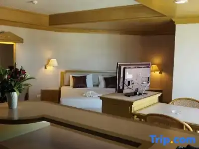 City Beach Resort - 39