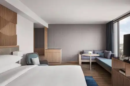 Courtyard by Marriott Phnom Penh - 3