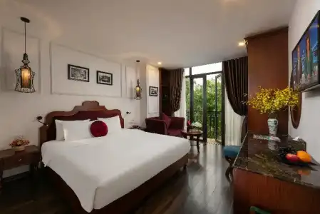 Vision Premier & Spa - 90