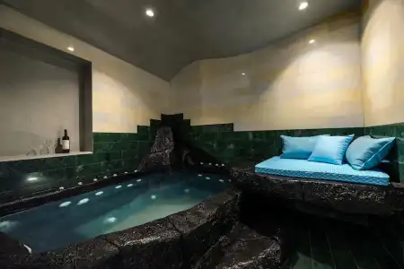 Daydream Luxury Suites - 41