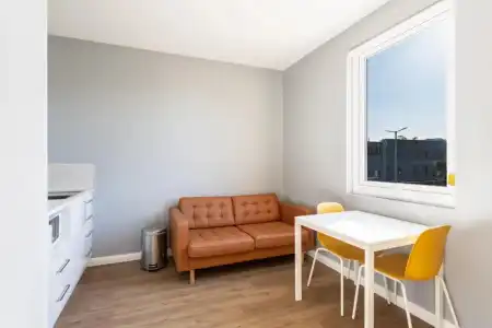 Mayfair Plaza Motel - 130