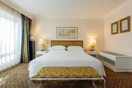Grand Skylight Royal - 72