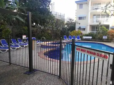 Surfers Beach Holiday Apartments - 16