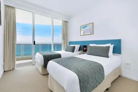 Pacific Views Resort - 38