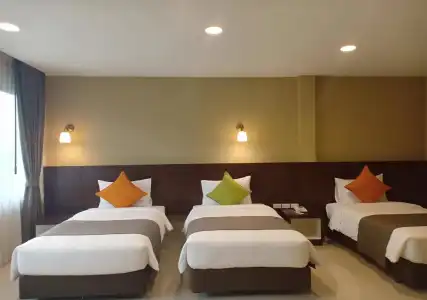 S Bangkok, Navamin - 2