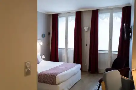 Globe et Cecil Hôtel - 105