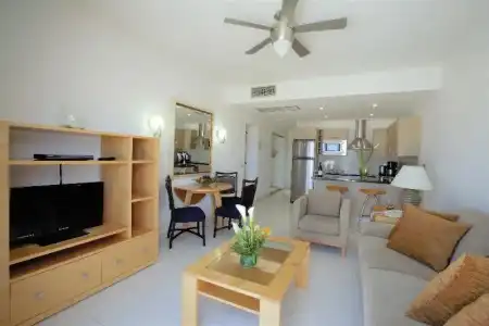 Hollywood Mirage - Excels & Resorts - 7