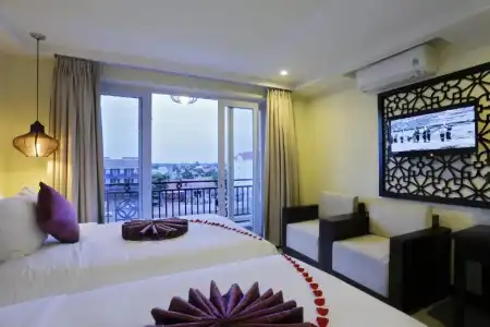 River Suites Hoi An - 75