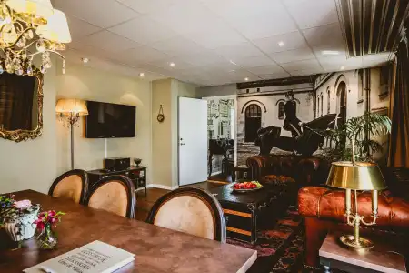 Freys - 24