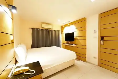 UPARs Sukhumvit 11 Nana - 101
