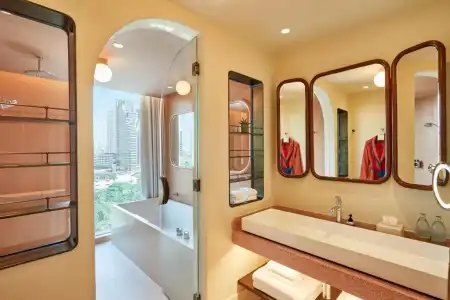 The Standard, Bangkok Mahanakhon - 67