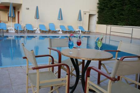 Elpis Studios & Apartments - 11